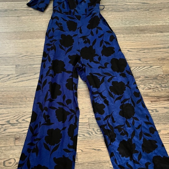 Blue Floral One-Shoulder pants romper size 0 - Picture 3 of 4